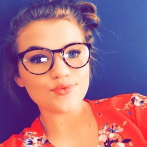 Meet your Posher, Ella